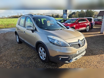 2015 (15) - 1.6 dCi Dynamique TomTom Energy 5dr