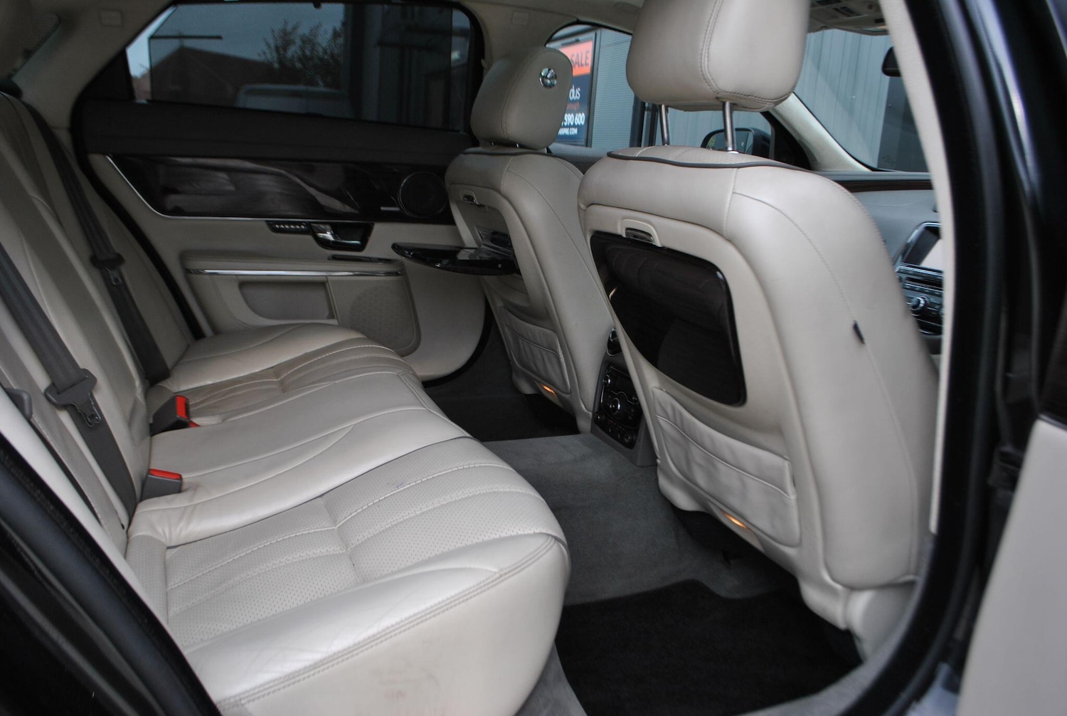 Used Jaguar XJ 2011 for sale - 76786929: Photo 21