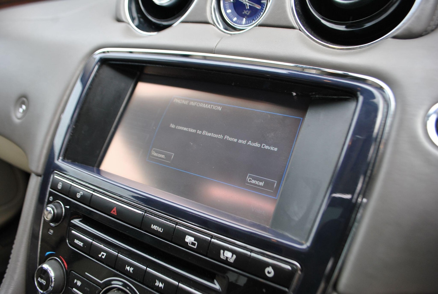 Used Jaguar XJ 2011 for sale - 76786929: Photo 28