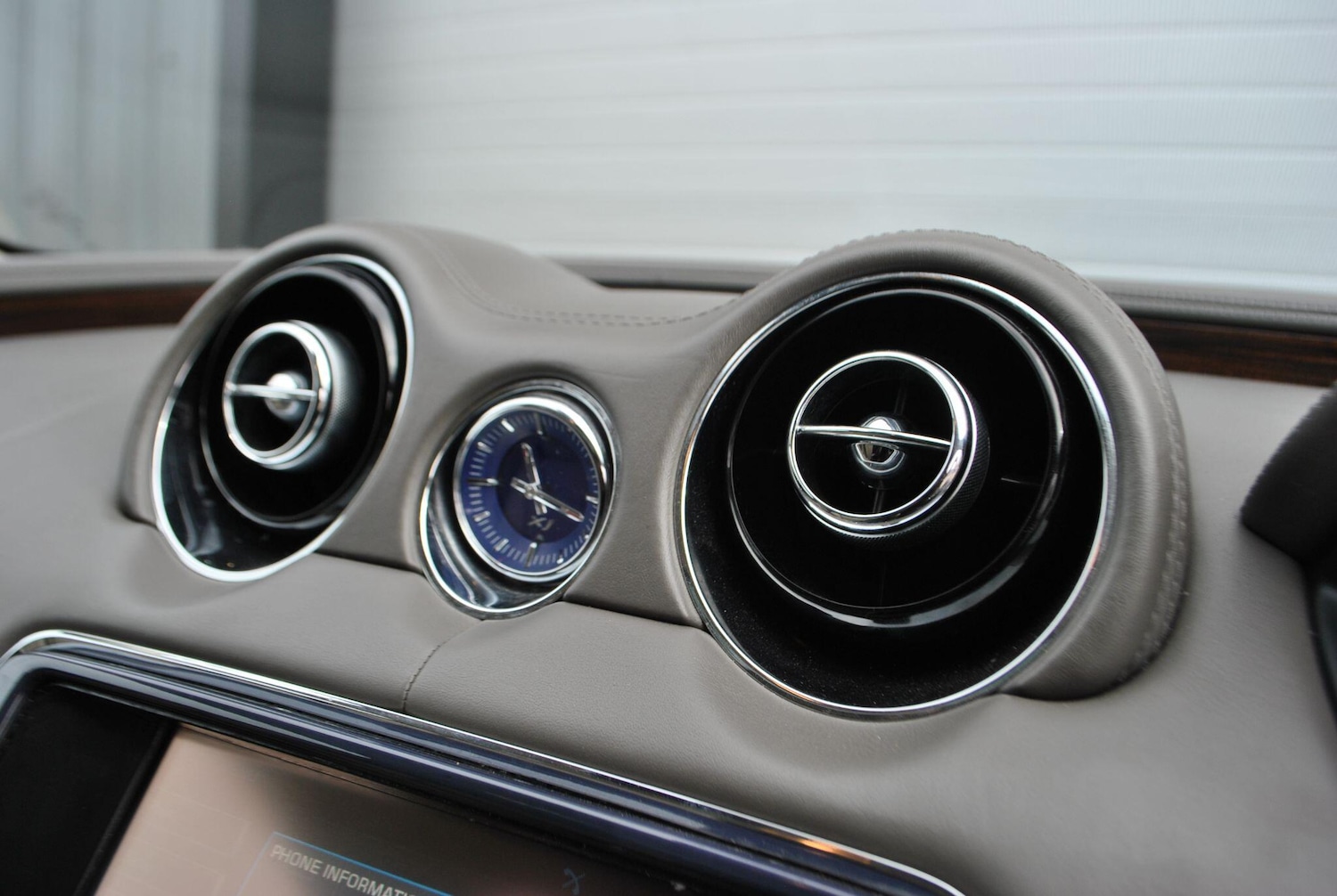 Used Jaguar XJ 2011 for sale - 76786929: Photo 29