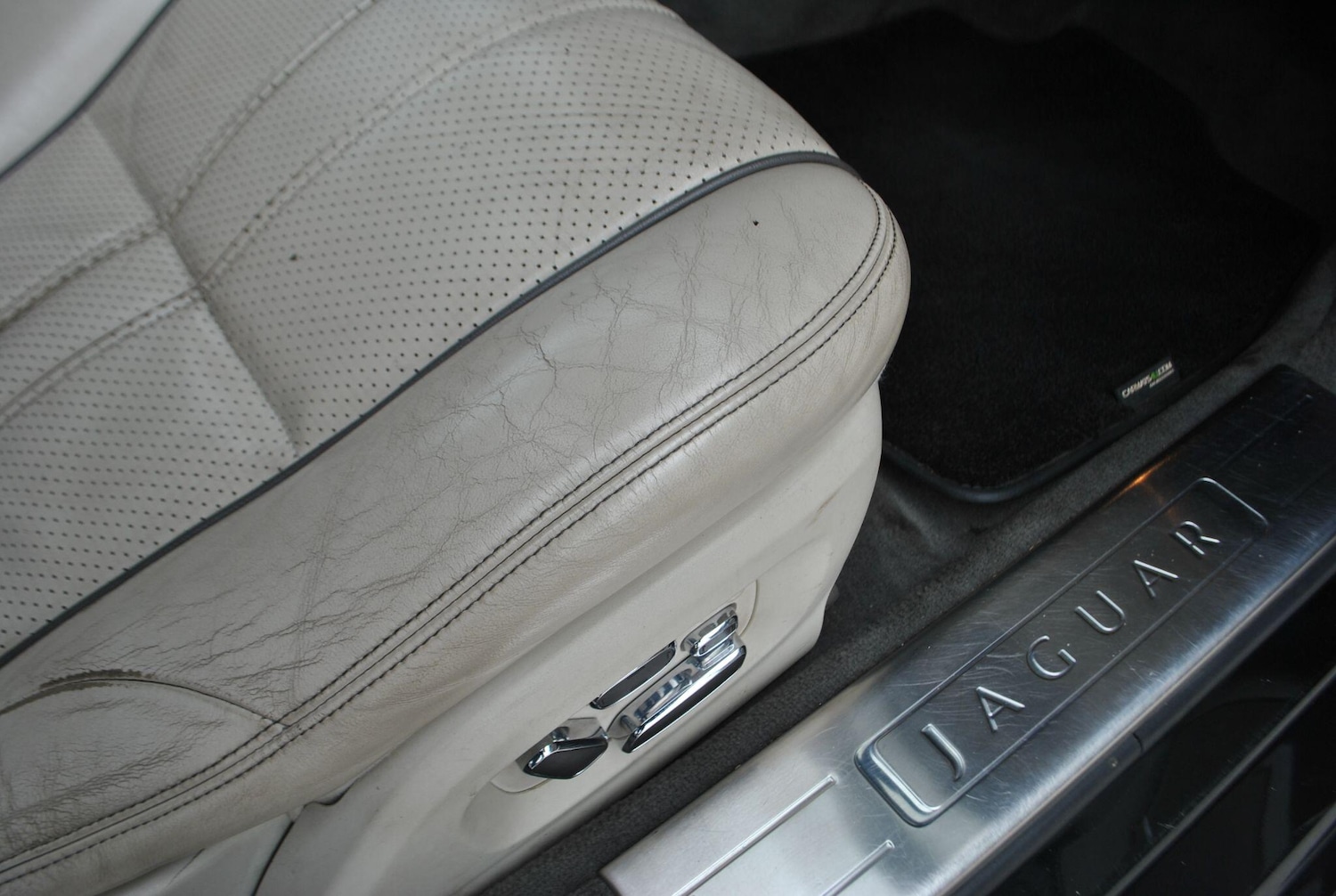 Used Jaguar XJ 2011 for sale - 76786929: Photo 33