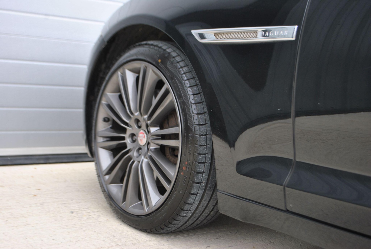 Used Jaguar XJ 2011 for sale - 76786929: Photo 37