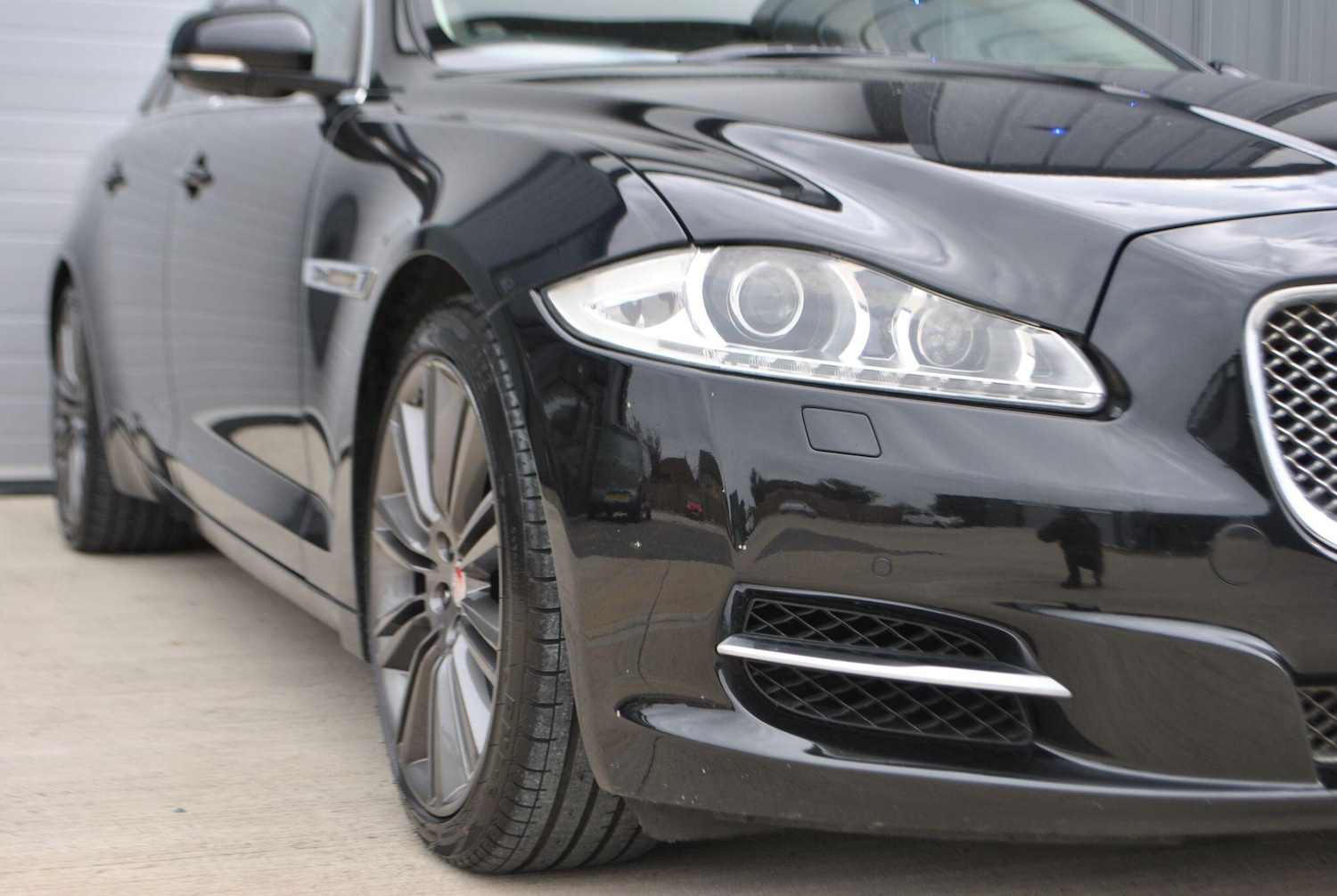 Used Jaguar XJ 2011 for sale - 76786929: Photo 6