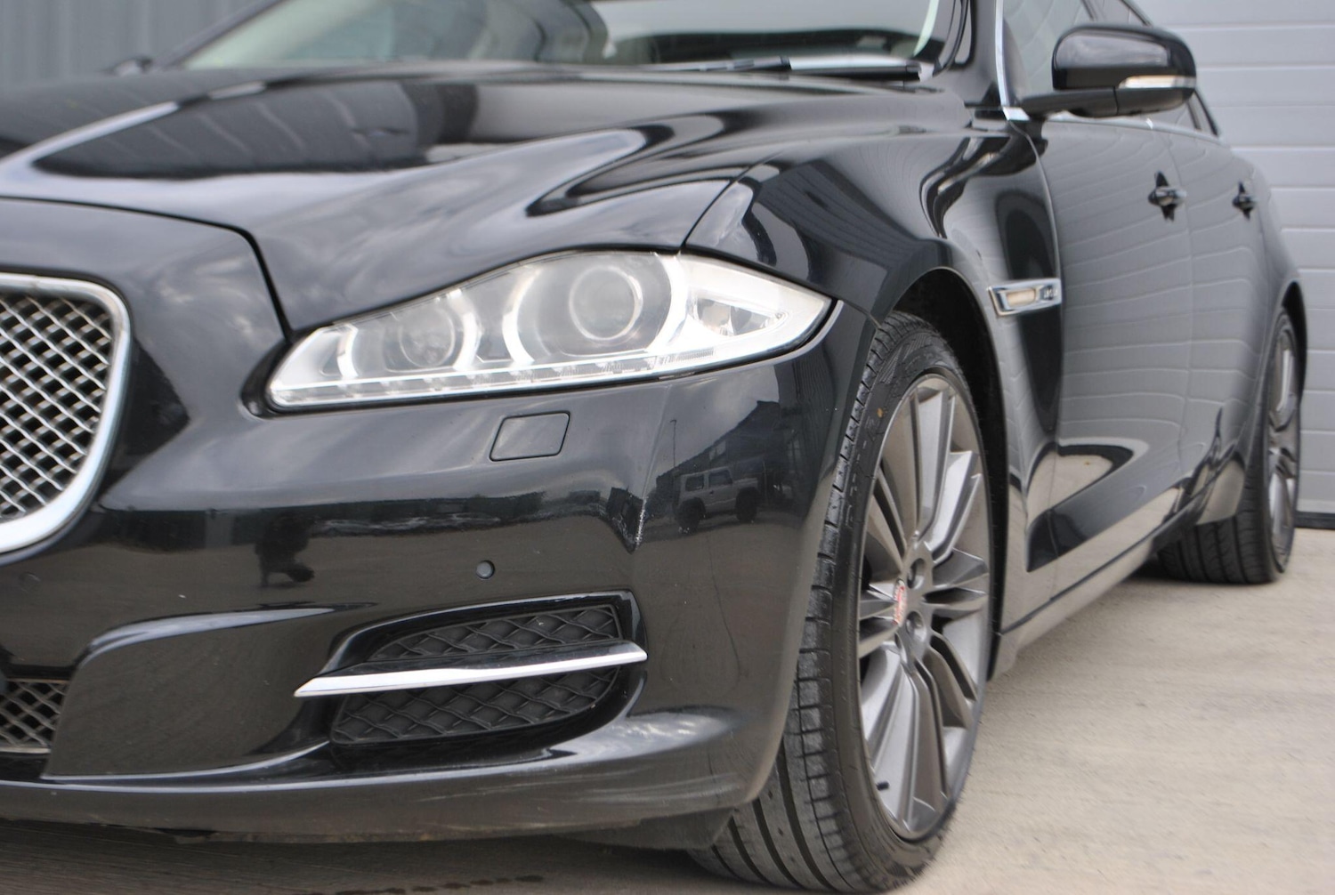 Used Jaguar XJ 2011 for sale - 76786929: Photo 7