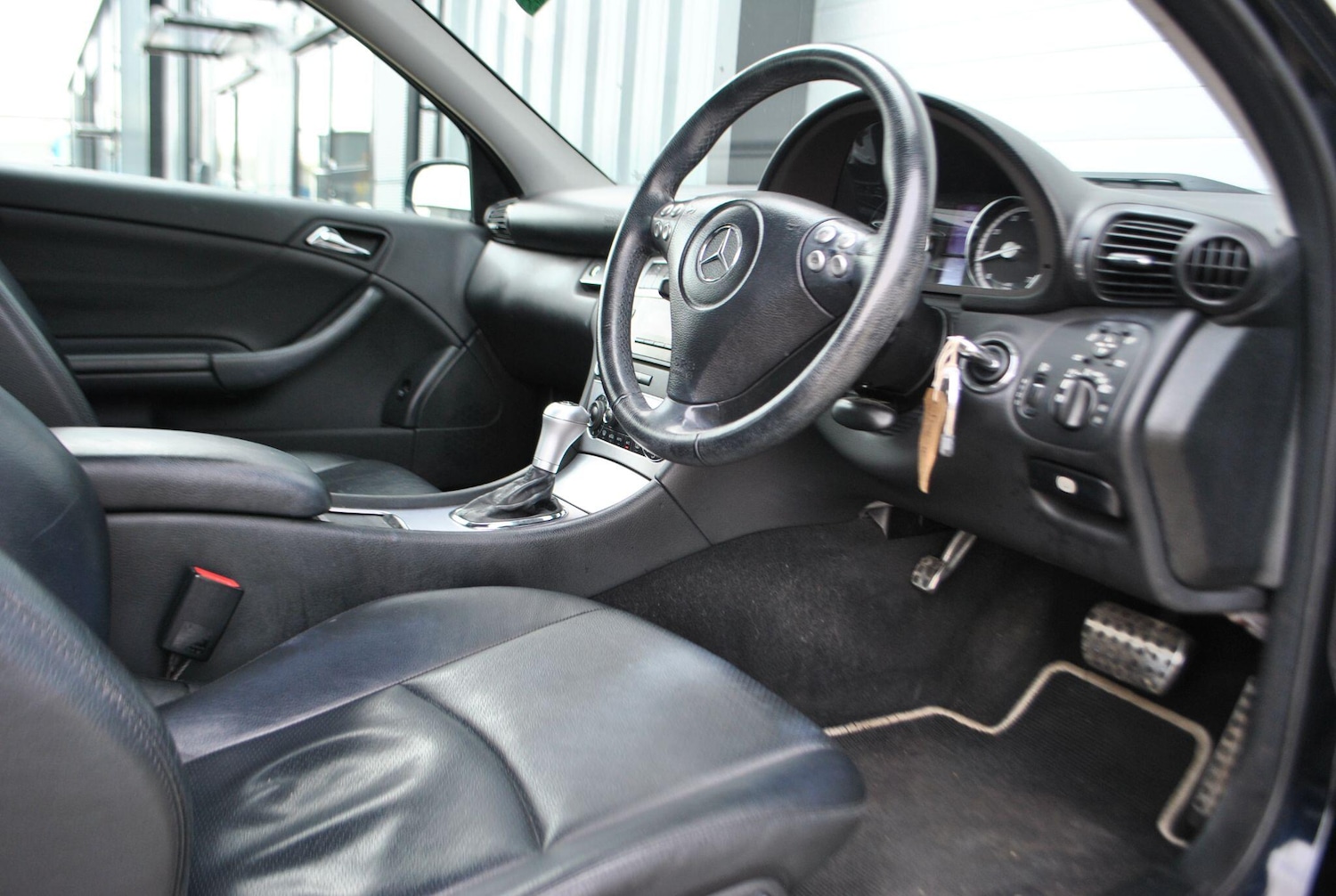 Used Mercedes-Benz C Class 2008 for sale - 76433352: Photo 11