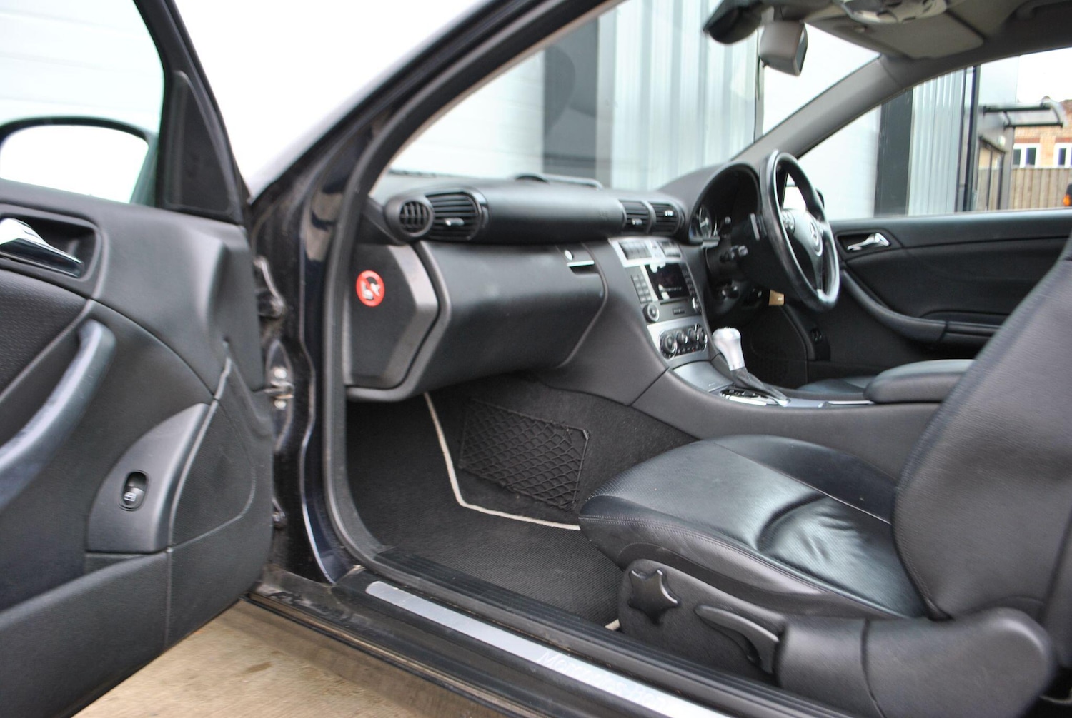 Used Mercedes-Benz C Class 2008 for sale - 76433352: Photo 5