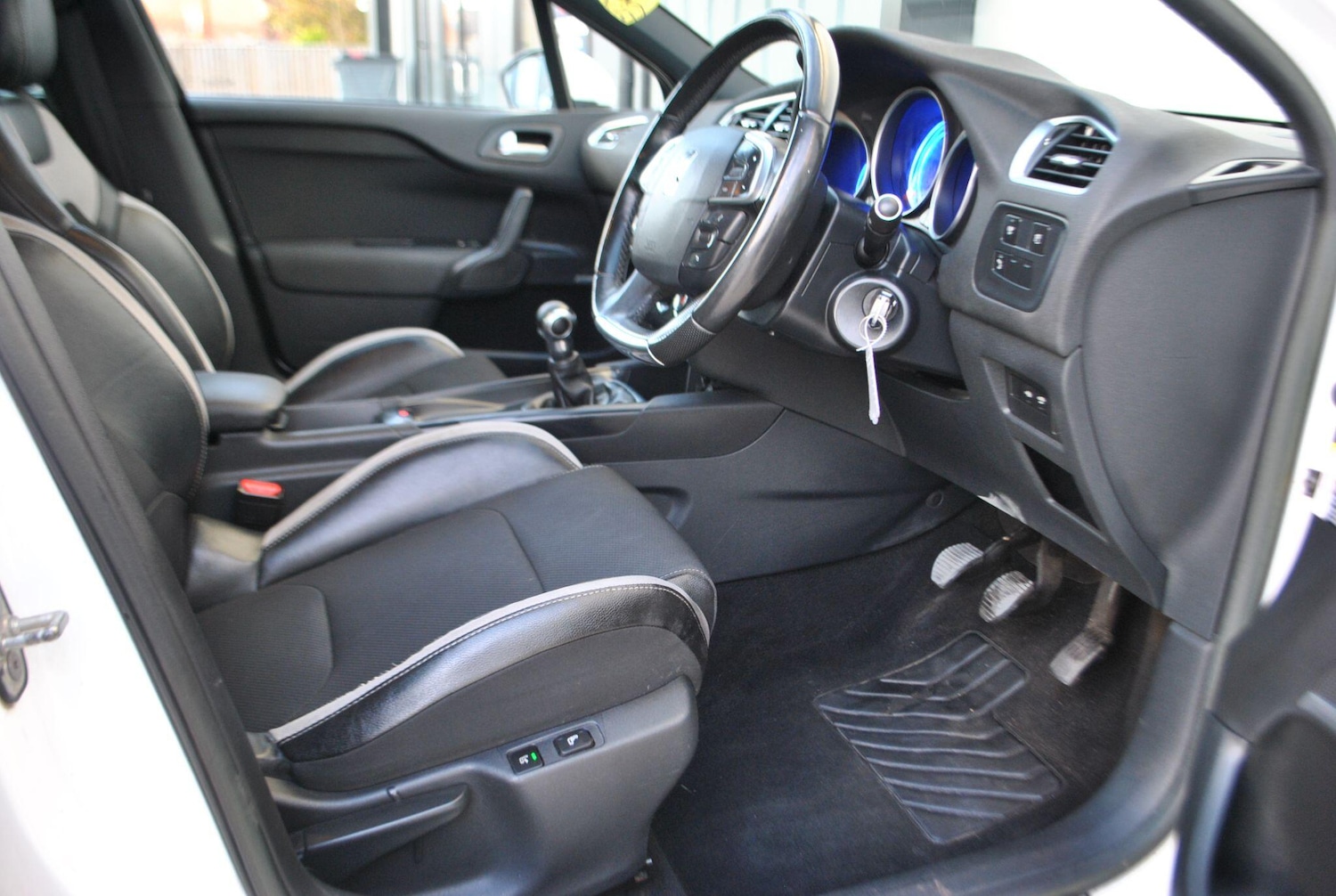 Used Citroen DS4 2013 for sale - 76151127: Photo 16