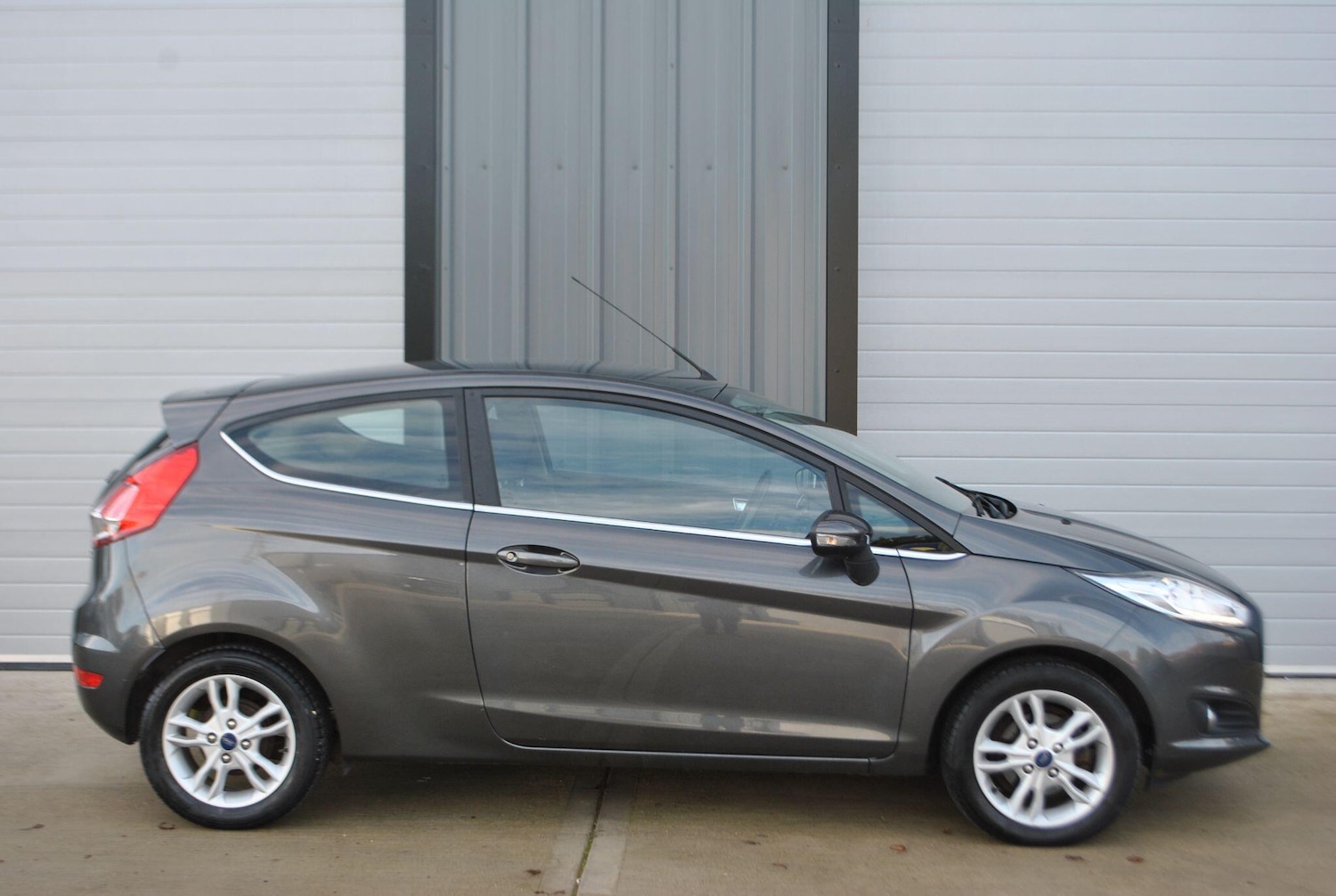 Used Ford Fiesta 2017 for sale - 76942498: Photo 2