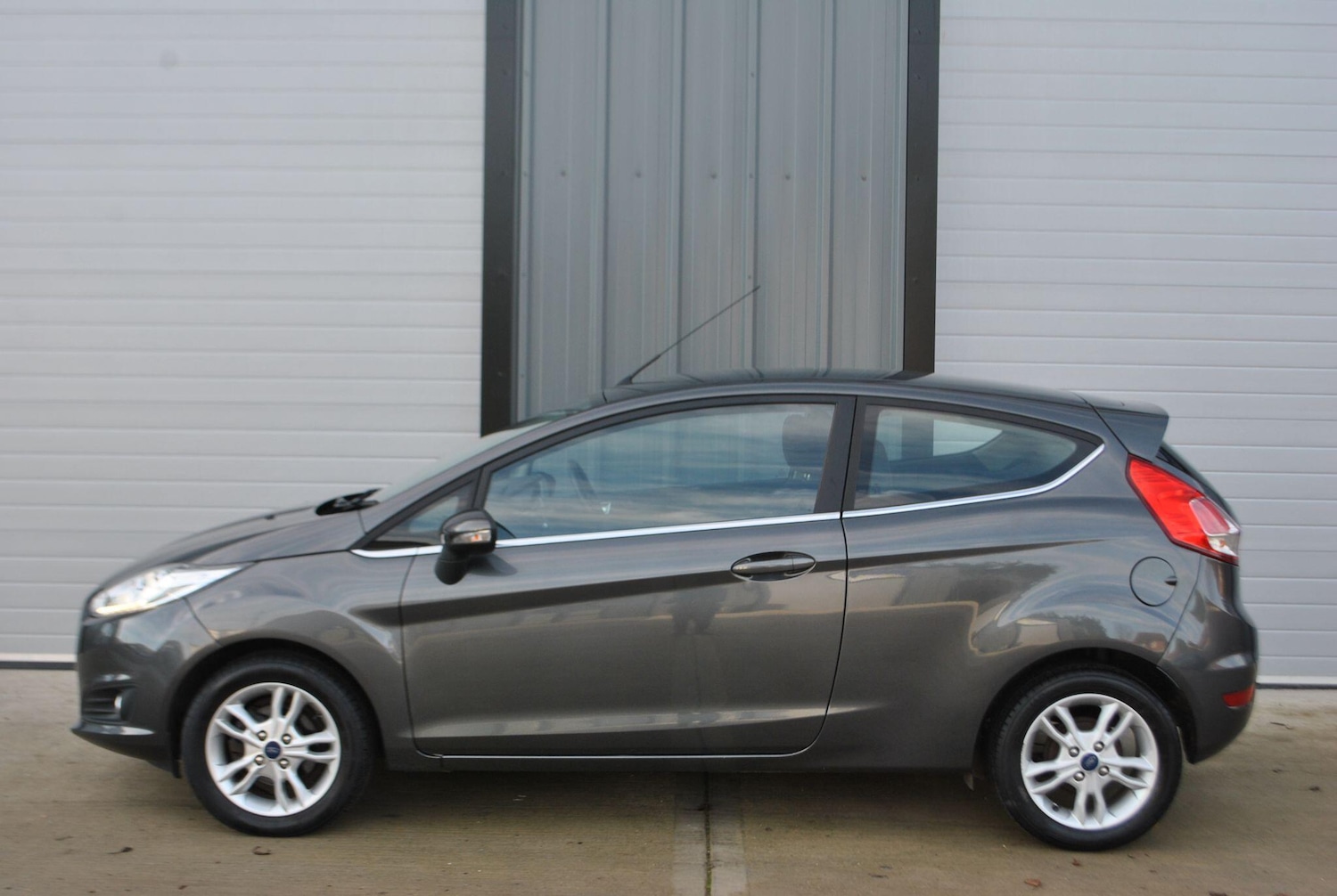 Used Ford Fiesta 2017 for sale - 76942498: Photo 3