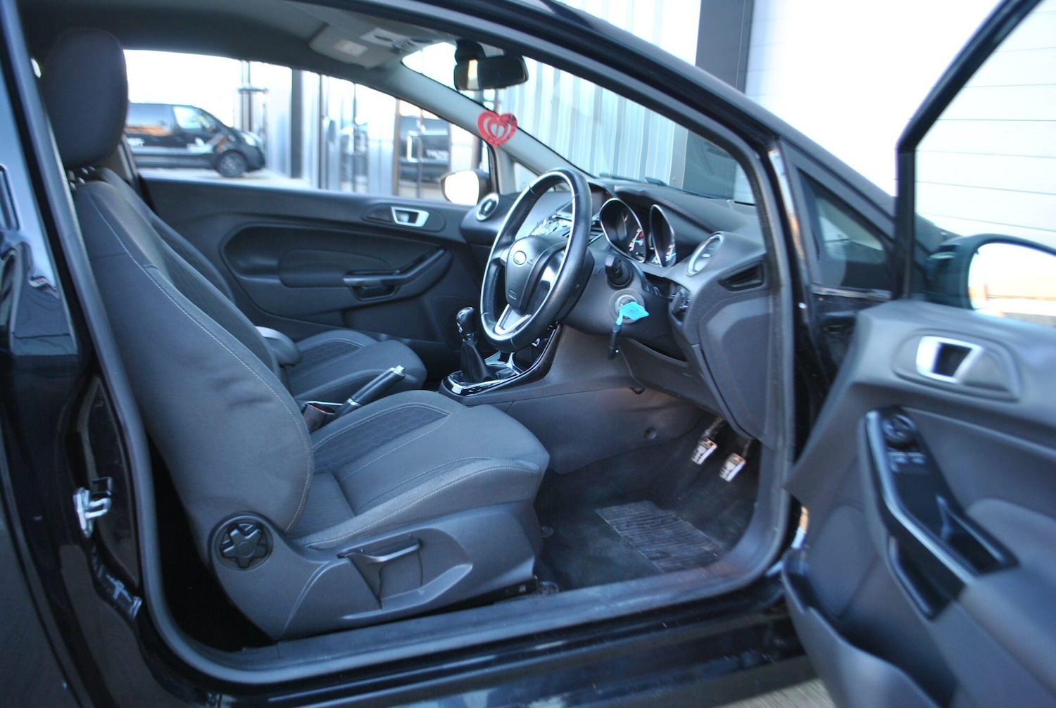 Used Ford Fiesta 2015 for sale - 76786704: Photo 13