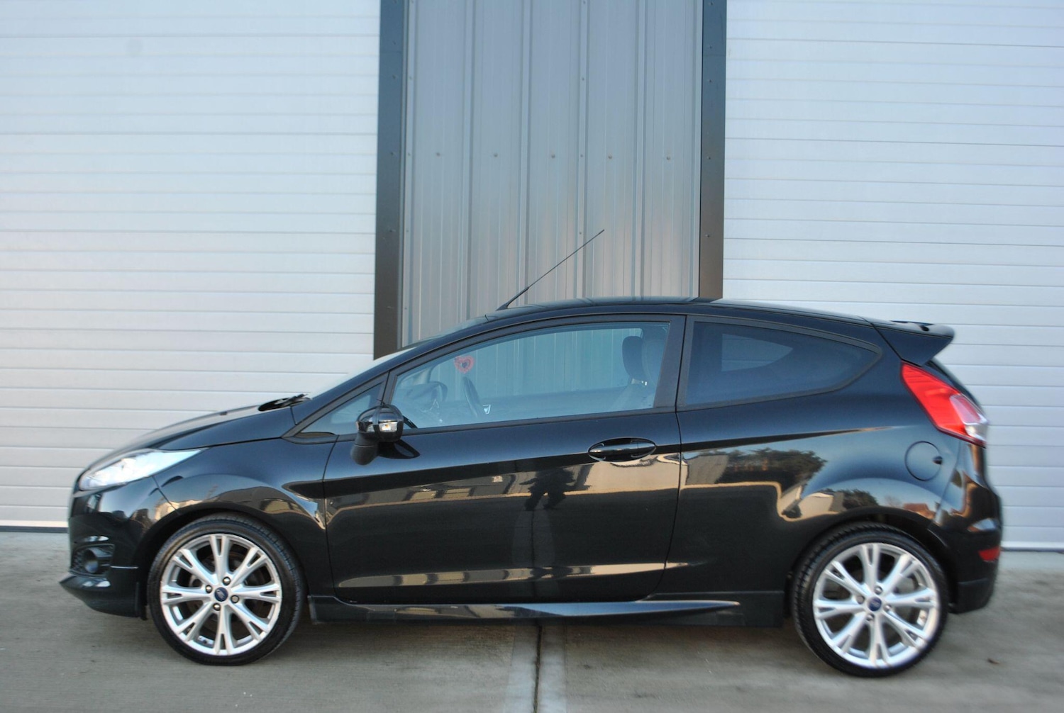 Used Ford Fiesta 2015 for sale - 76786704: Photo 3