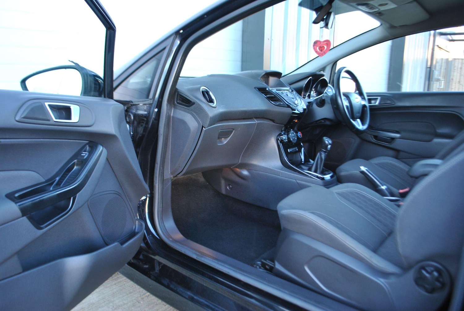 Used Ford Fiesta 2015 for sale - 76786704: Photo 8