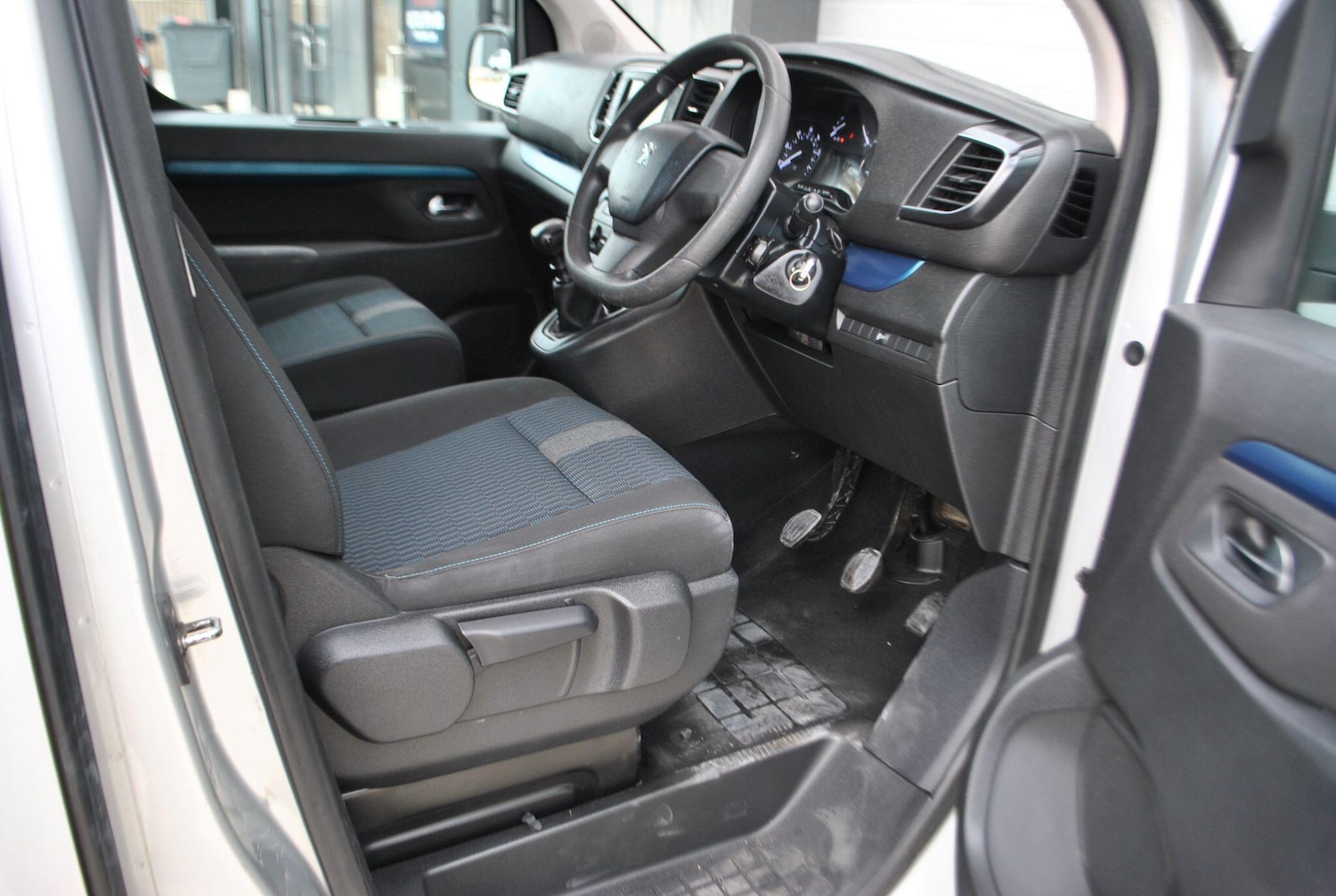 Used Peugeot Traveller 2016 for sale - 76786532: Photo 13