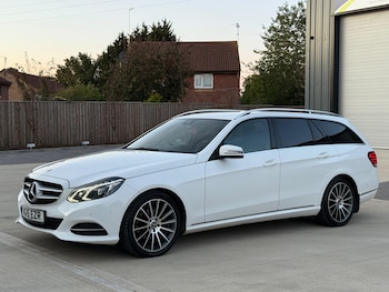 Used Mercedes-Benz E Class 2015 for sale - 76786934: Photo