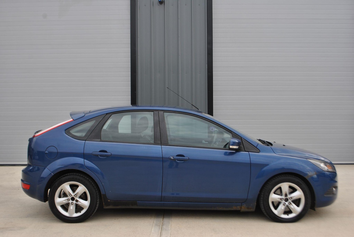 Used Ford Focus 2008 for sale - 76823811: Photo 2