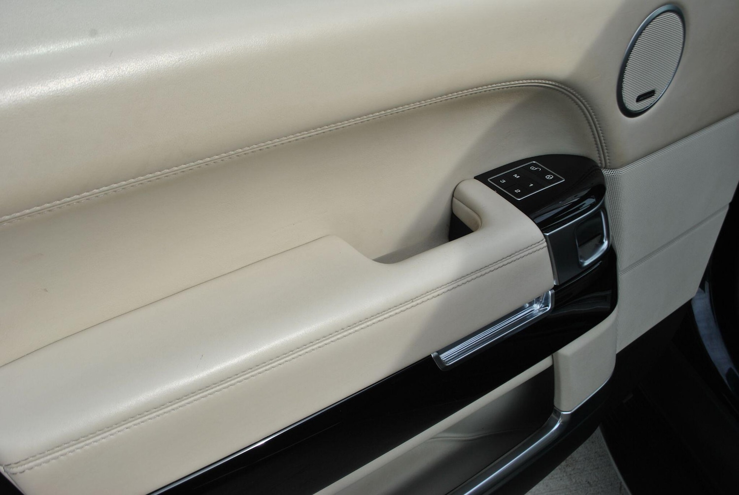 Used Land Rover Range Rover 2015 for sale - 76786544: Photo 11