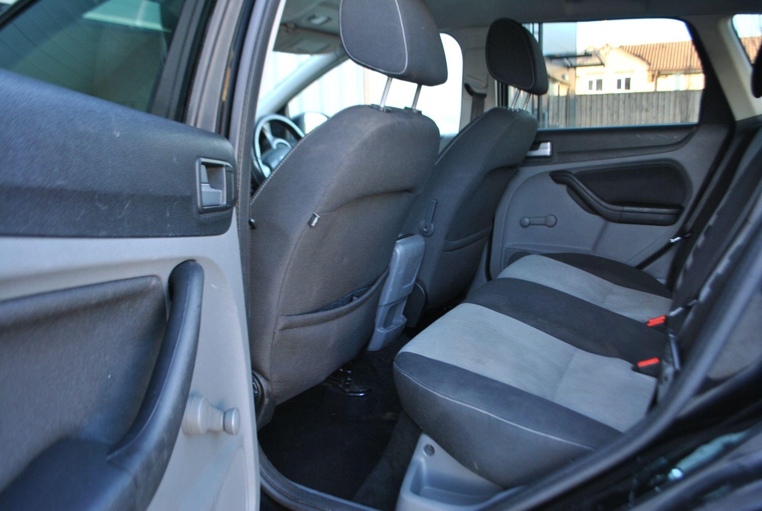 Used Ford Focus 2010 for sale - 76786710: Photo 11