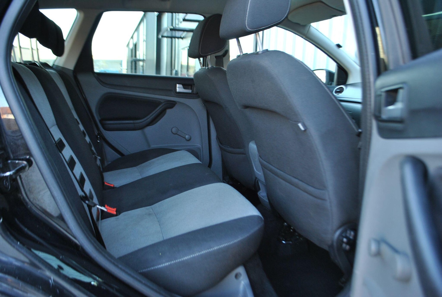 Used Ford Focus 2010 for sale - 76786710: Photo 12