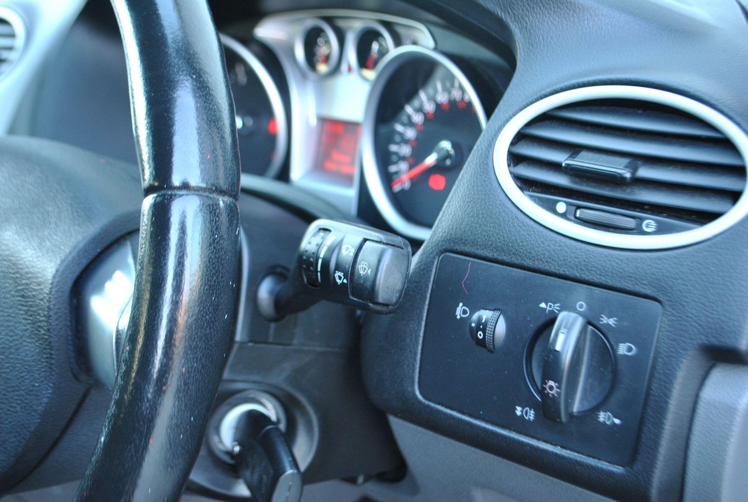 Used Ford Focus 2010 for sale - 76786710: Photo 22