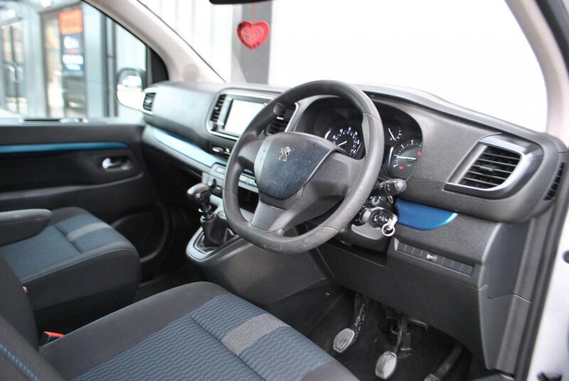 Used Peugeot Traveller 2016 for sale - 77003761: Photo 14