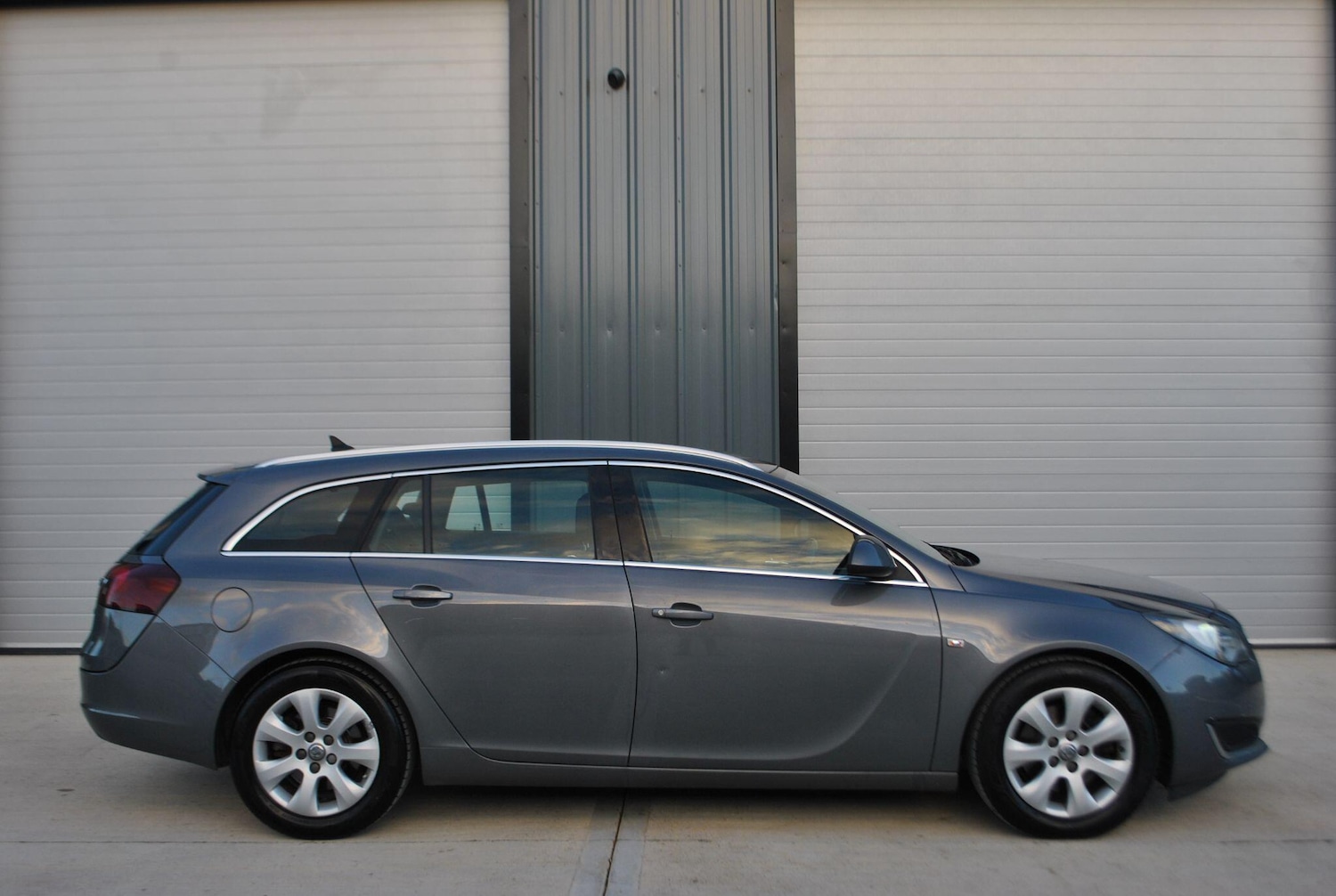 Used Vauxhall Insignia 2015 for sale - 76671184: Photo 2