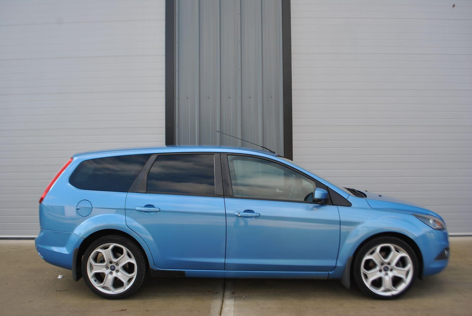 Used Ford Focus 2008 for sale - 76512330: Photo 2