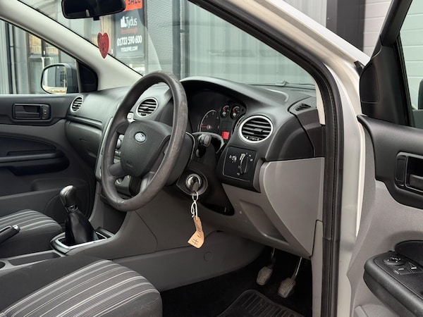 Used Ford Focus 2009 for sale - 75552441: Photo 13
