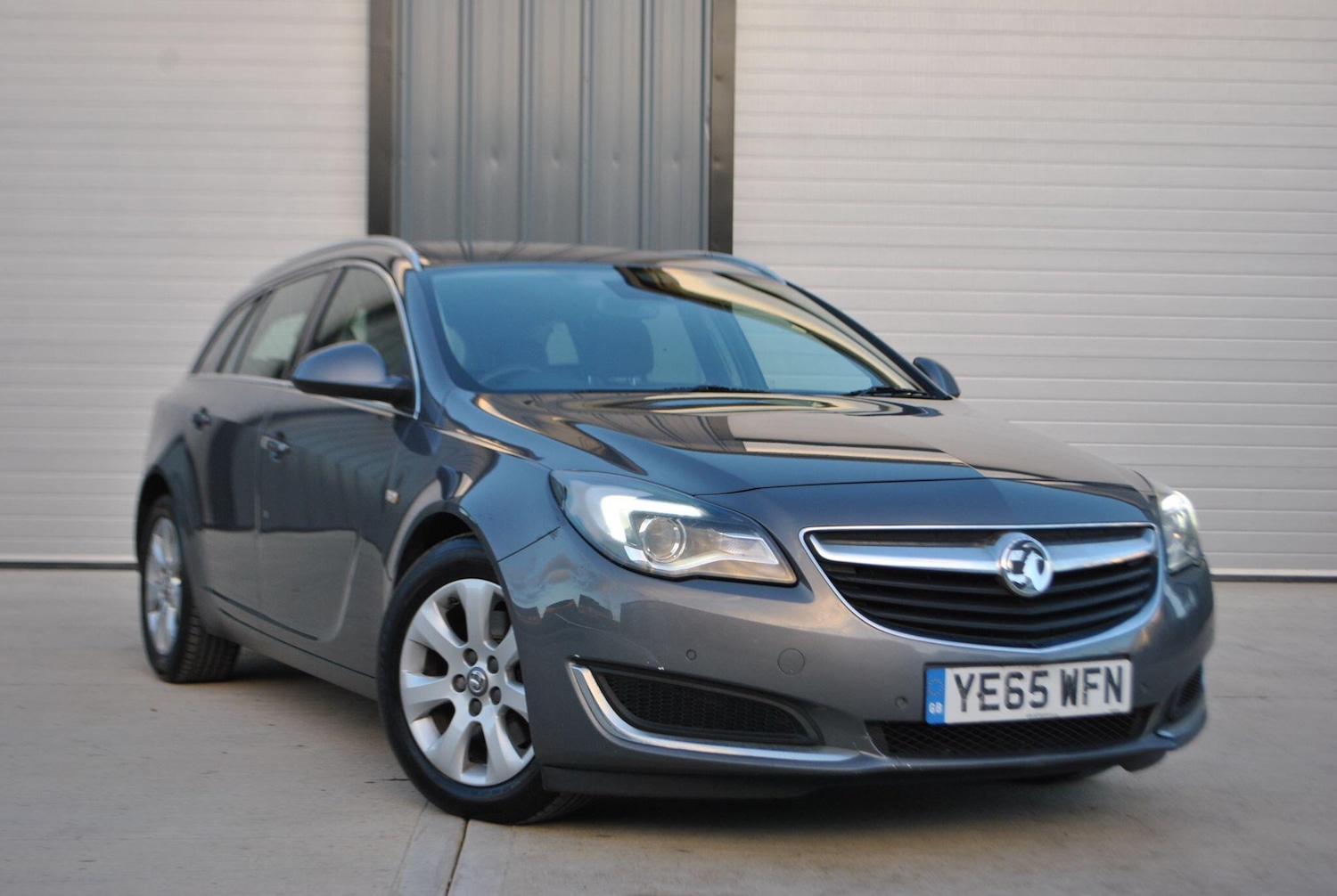 Used Vauxhall Insignia 2015 for sale - 76786402: Photo 1