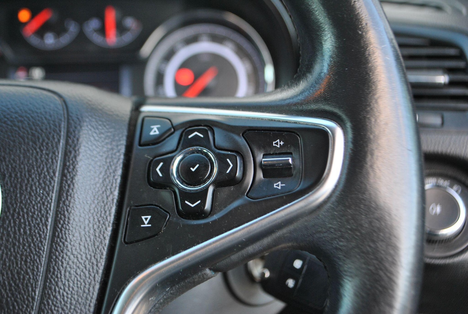 Used Vauxhall Insignia 2015 for sale - 76786402: Photo 24