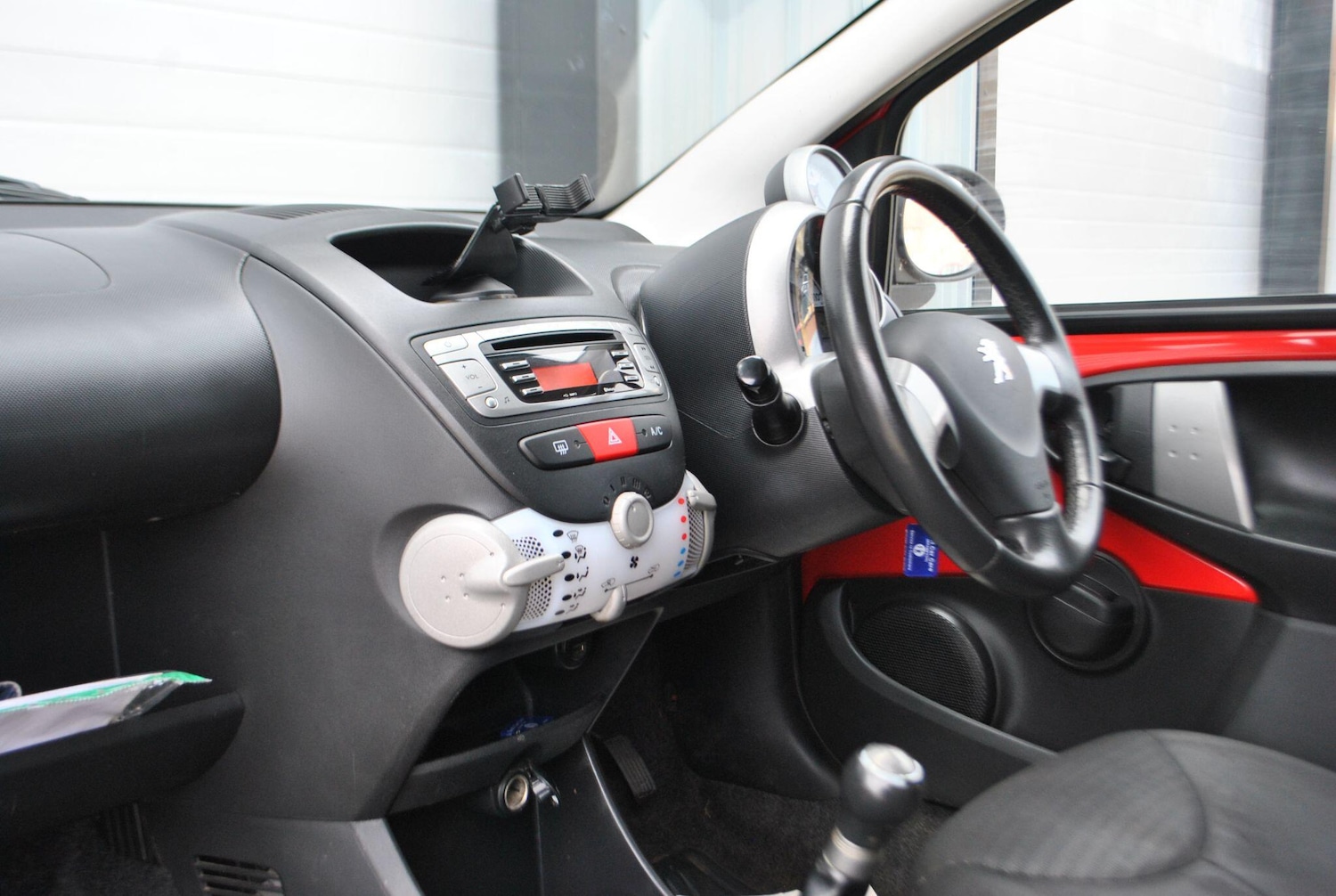 Used Peugeot 107 2012 for sale - 76521926: Photo 11