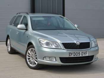(09) - 2.0 TDI Laurin & Klement DSG Euro 4 5dr