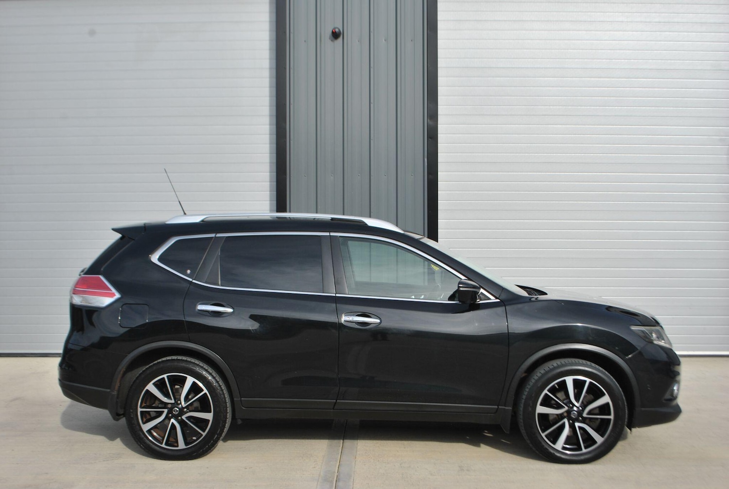 Used Nissan X-Trail 2015 for sale - 76151477: Photo 2