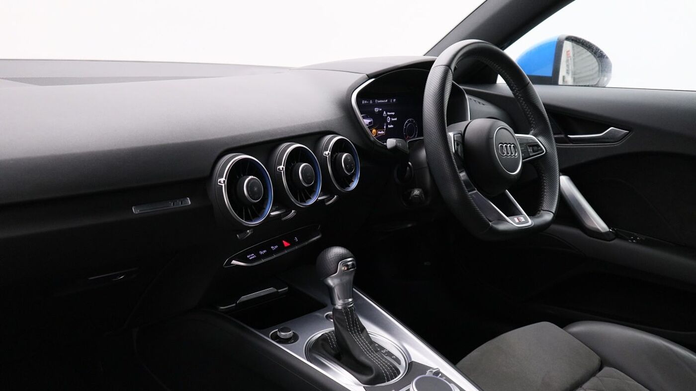 Used Audi TT 2021 for sale - 76680769: Photo 2