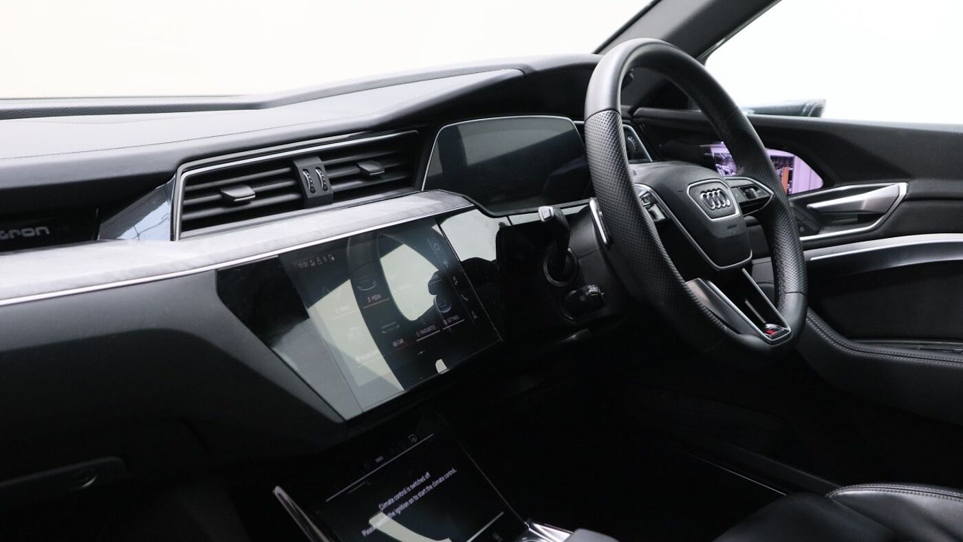 Used Audi e-tron 2022 for sale - 76675191: Photo 2