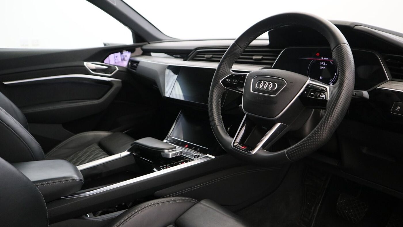 Used Audi e-tron 2022 for sale - 76675191: Photo 6
