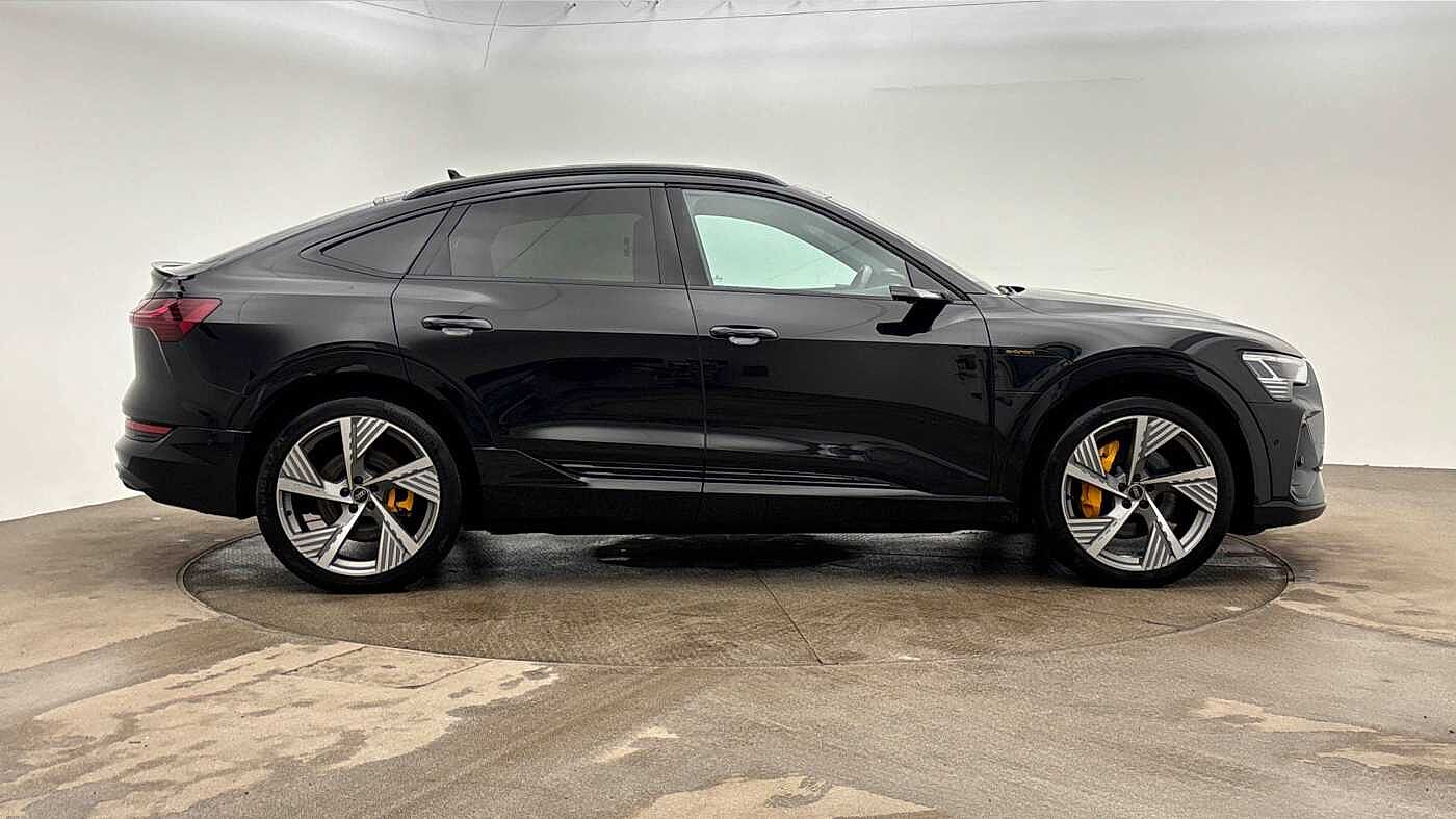 Used Audi e-tron 2022 for sale - 77931644: Photo 4