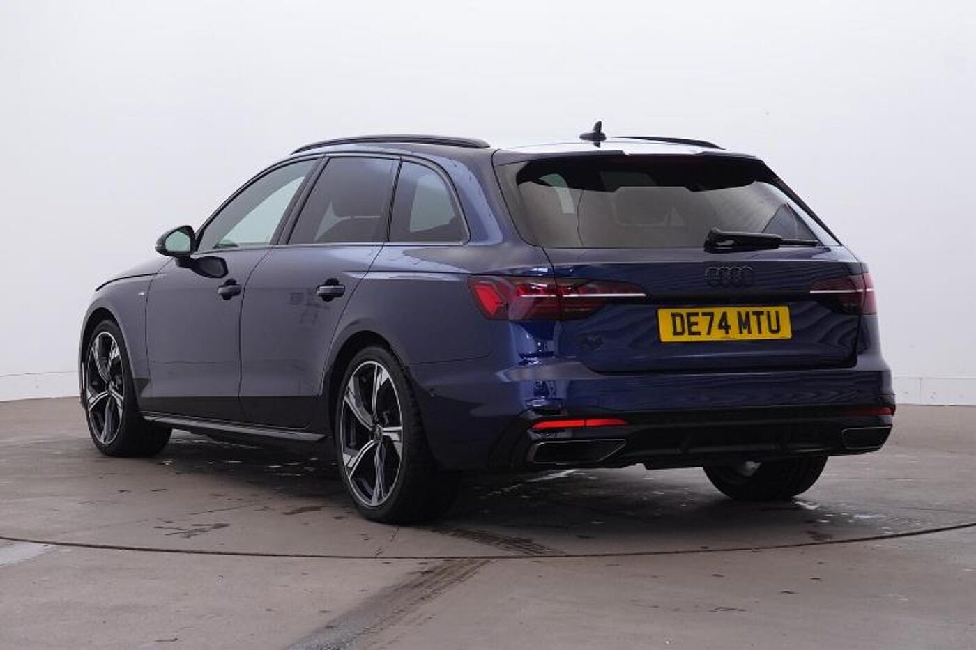 Used Audi A4 2024 for sale - 76677801: Photo 3