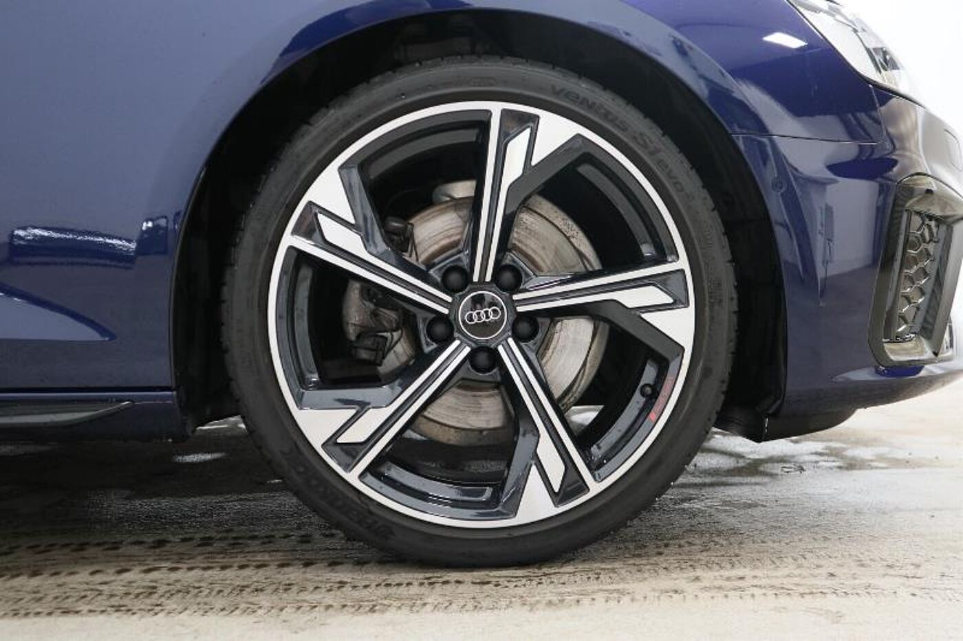 Used Audi A4 2024 for sale - 76677801: Photo 5