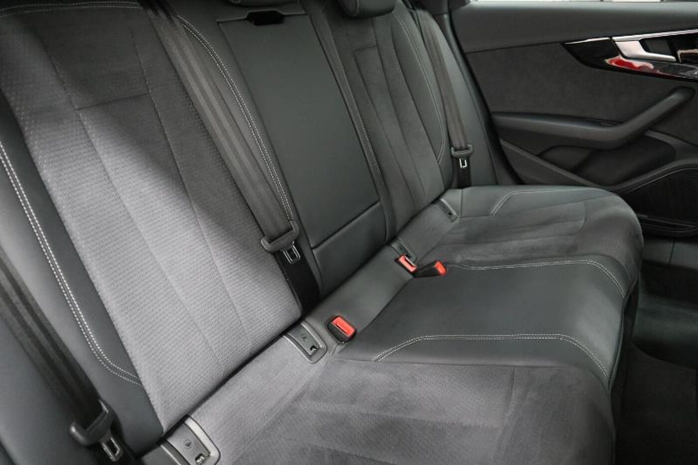 Used Audi A4 2024 for sale - 76677801: Photo 9