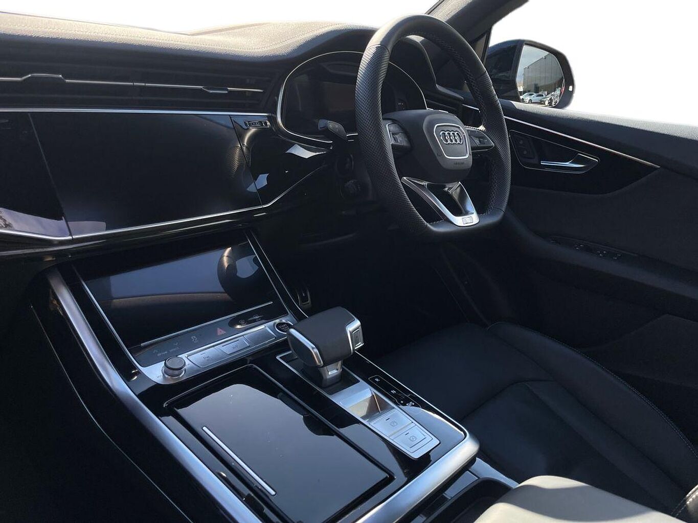 Used Audi Q8 2025 for sale - 78005141: Photo 2