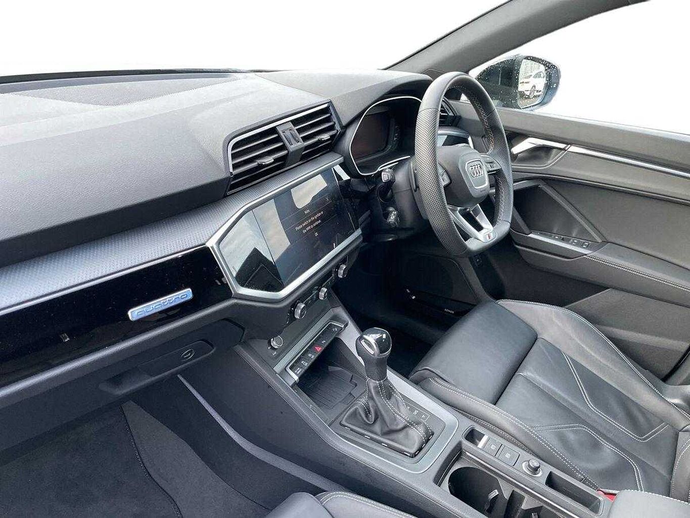 Used Audi Q3 2024 for sale - 77032559: Photo 2