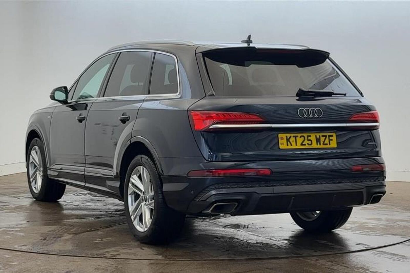 Used Audi Q7 2025 for sale - 76679403: Photo 3