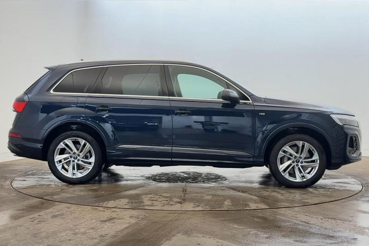 Used Audi Q7 2025 for sale - 76679403: Photo 4