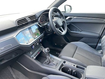 Used Audi Q3 2023 for sale - 76541161: Photo