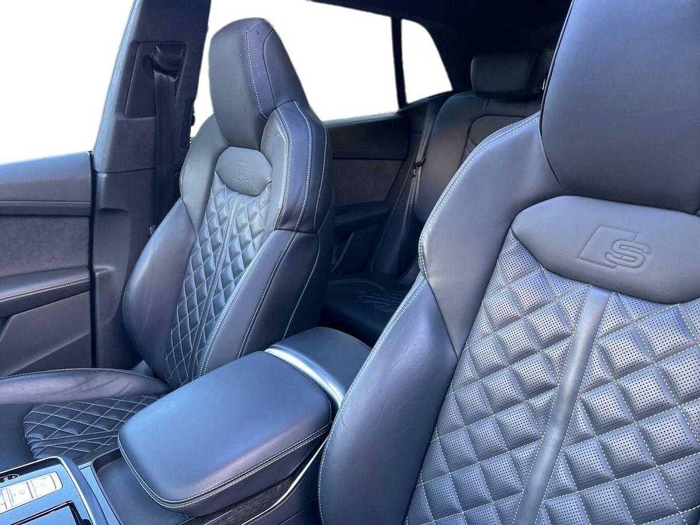 Used Audi Q8 2023 for sale - 76675817: Photo 10