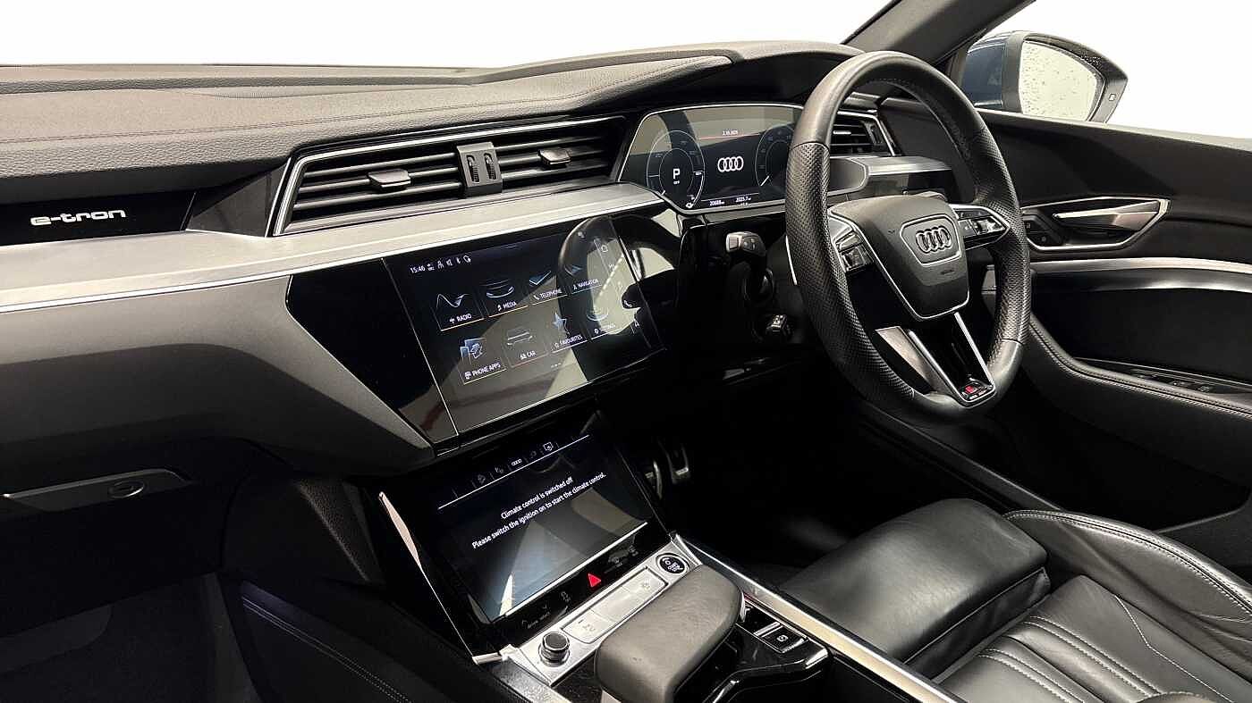 Used Audi Q8 2023 for sale - 76676590: Photo 2
