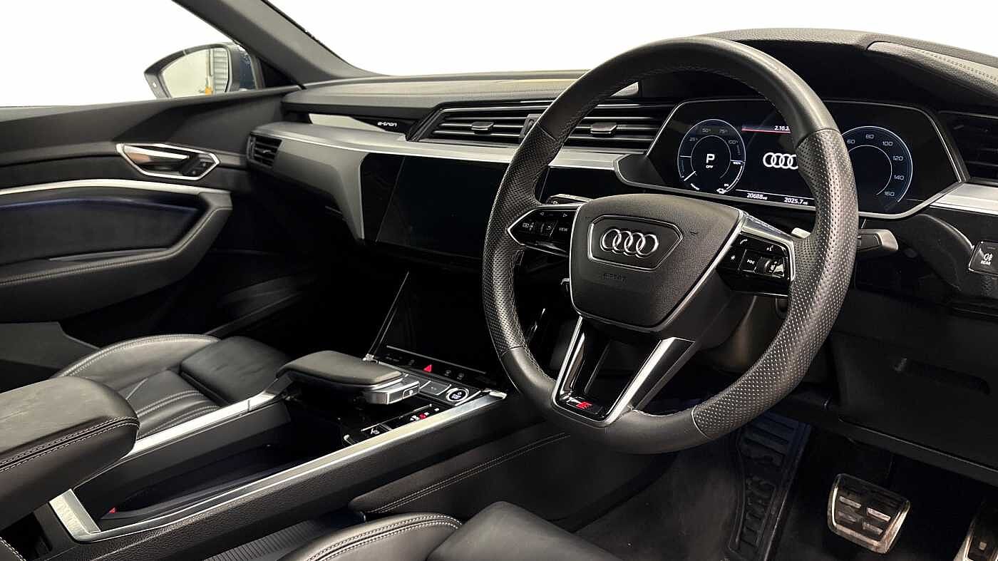 Used Audi Q8 2023 for sale - 76676590: Photo 6