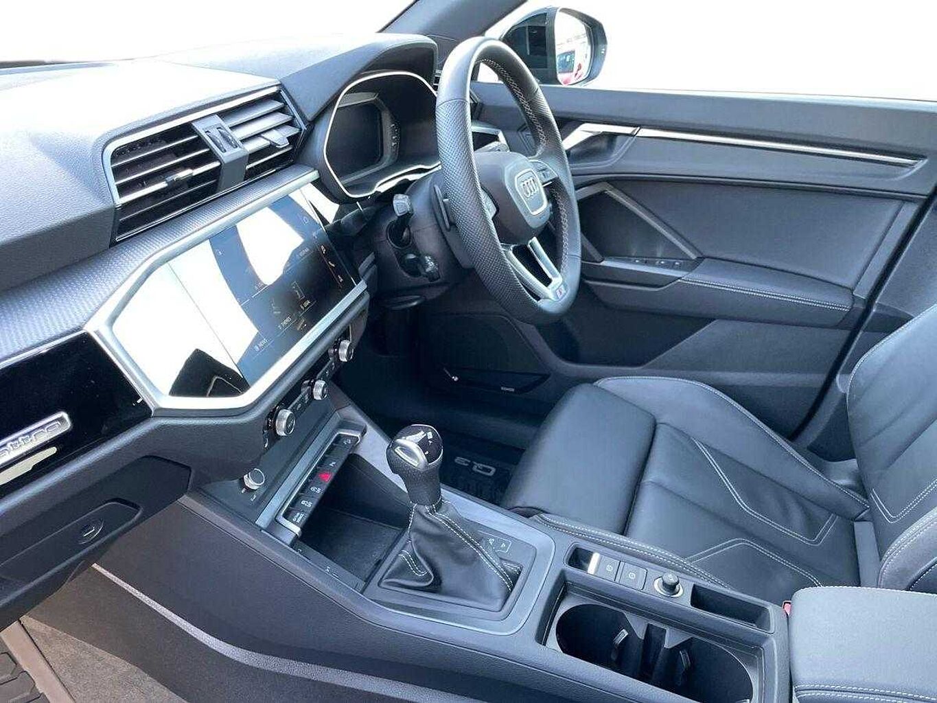 Used Audi Q3 2022 for sale - 76674563: Photo 2