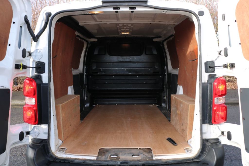 Used Vauxhall Vivaro 2022 for sale - 77571107: Photo 14