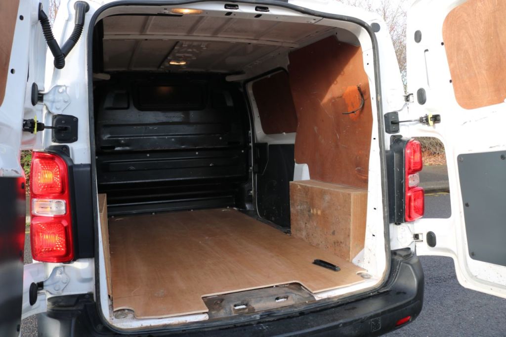 Used Vauxhall Vivaro 2022 for sale - 77571107: Photo 15